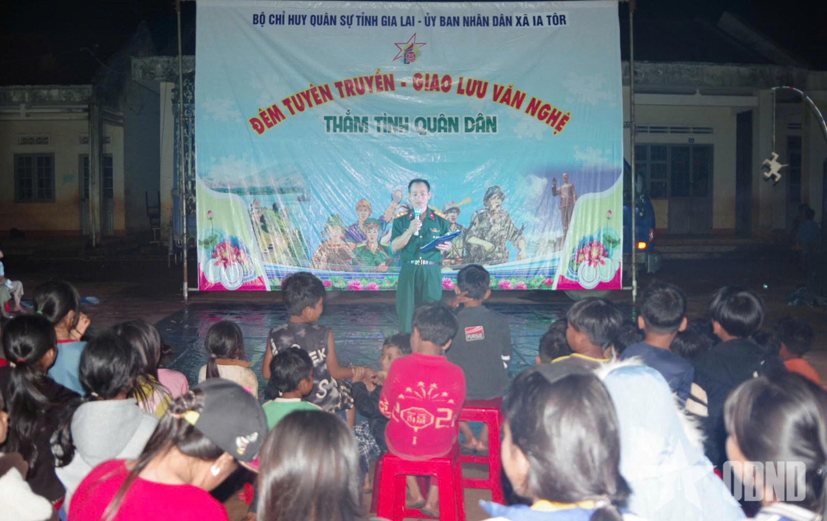 Giúp bà con vùng biên hiểu rõ “3 không” tránh bẫy lừa đảo công nghệ

